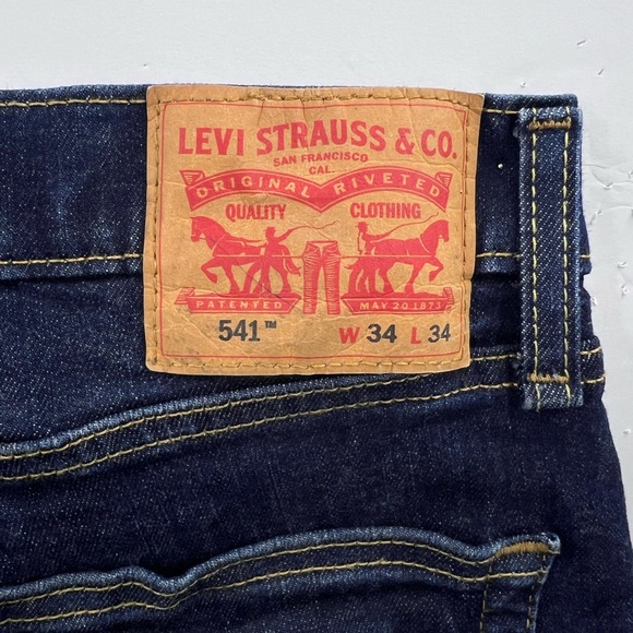 LEVI’S 541, JEANS, ALMOST NEW, WAIST 34 LENGTH 34, BLUE COLOR, FRONT ZIPPER - Picture 7 of 13